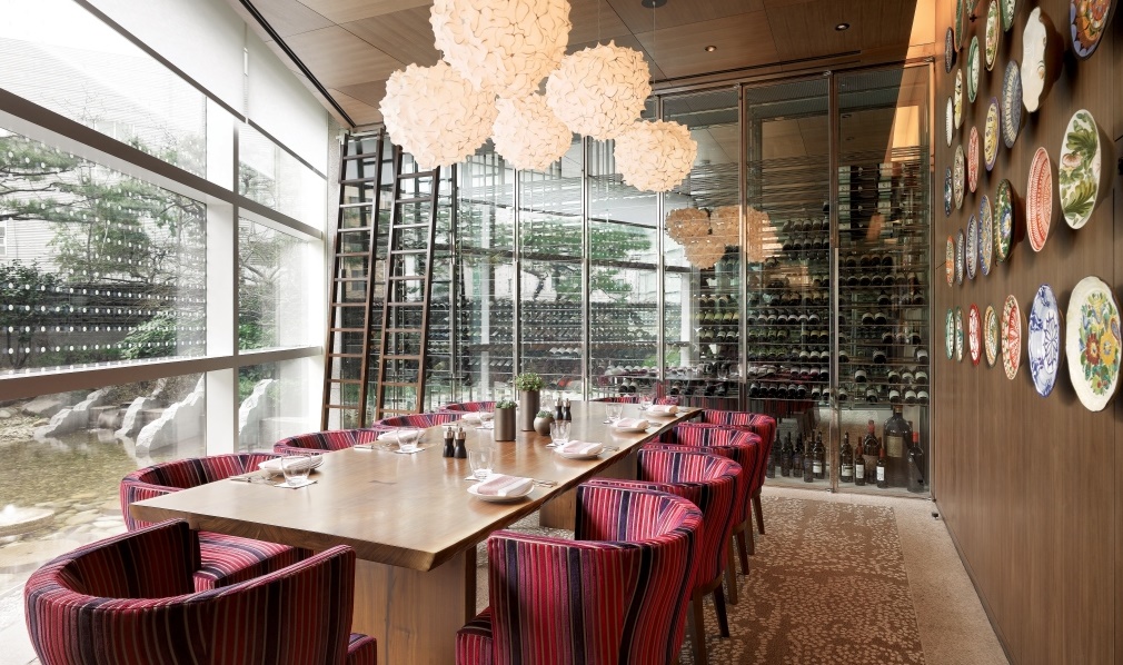 CORNERSTONE PRIVATE DINING ROOM